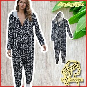 POOF NEW - Sz M - Happy Halloween skull bone soft lightweight overall w/ hoodie